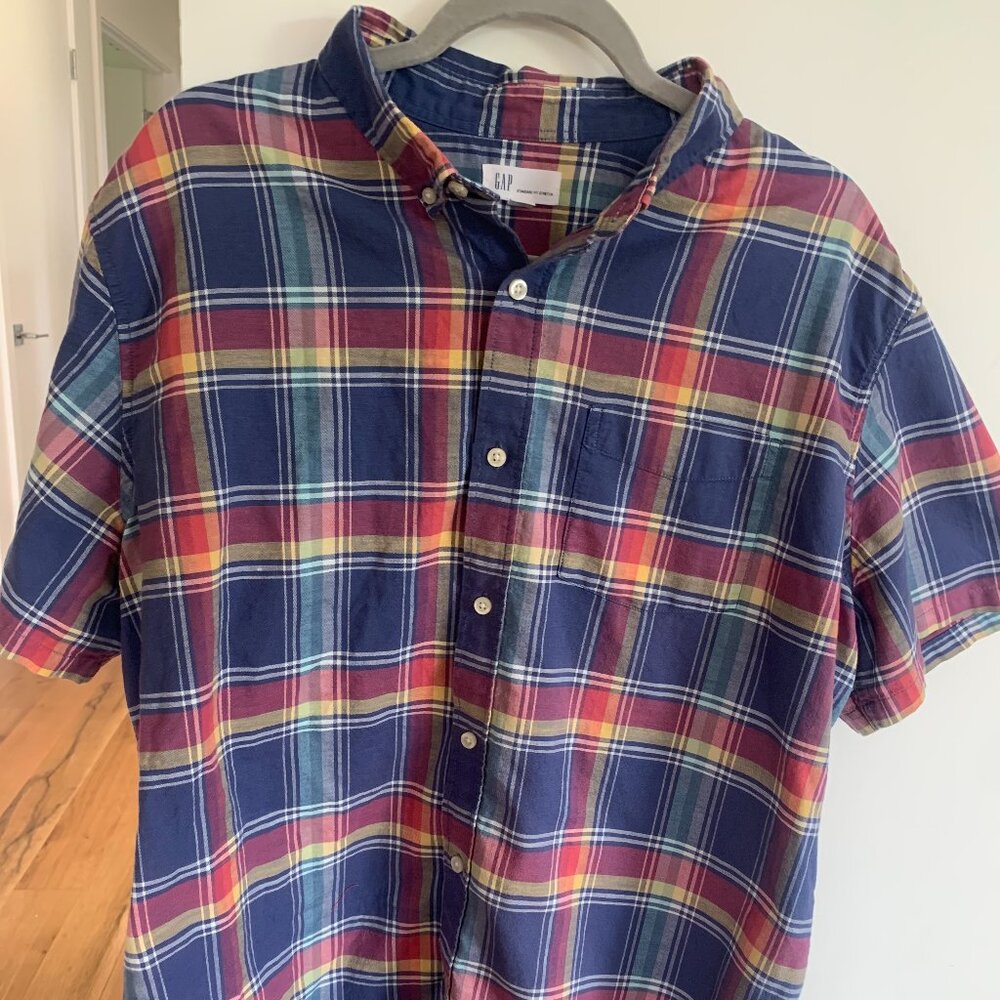 Men's Gap Blue Red Yellow White Plaid Short Sleeved Button Down Size XL